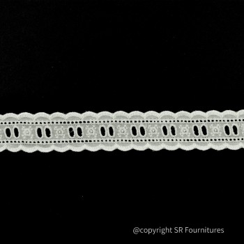 Broderie anglaise - 50 mètres
