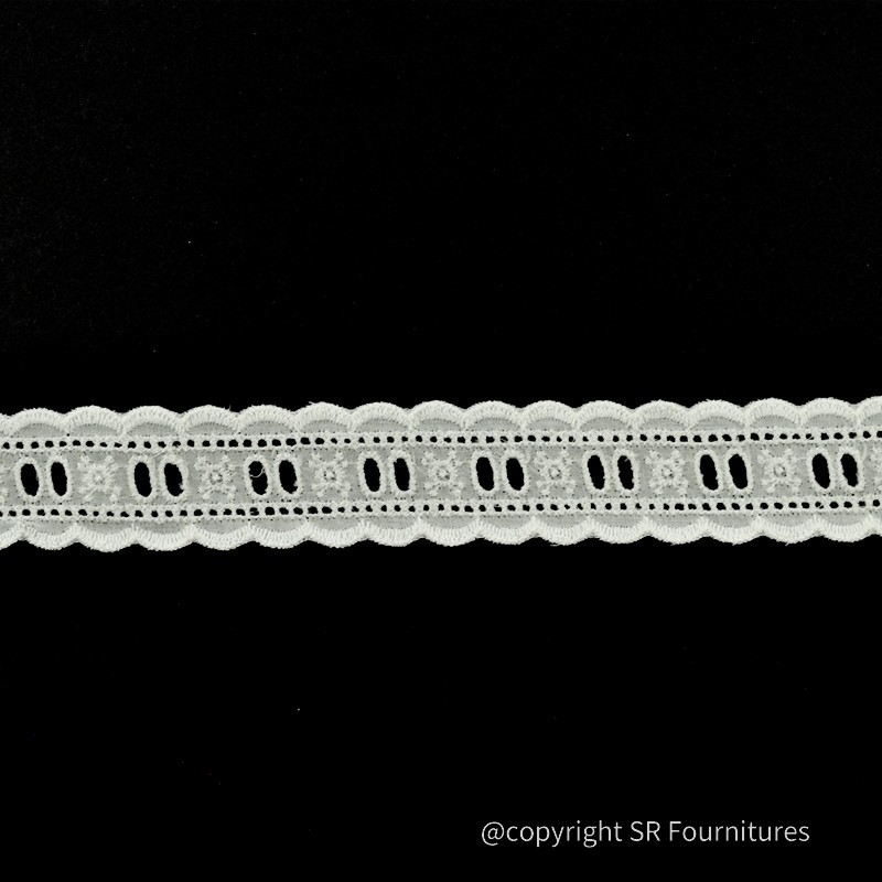Broderie anglaise - 50 mètres